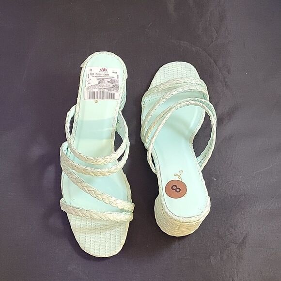 BRAND NEW QUPID MINT STRAPPY SANDAL - Picture 5 of 16